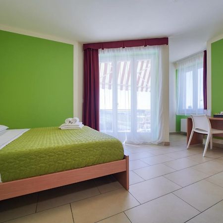 The Lighthouse Rooms Lazise Bagian luar foto