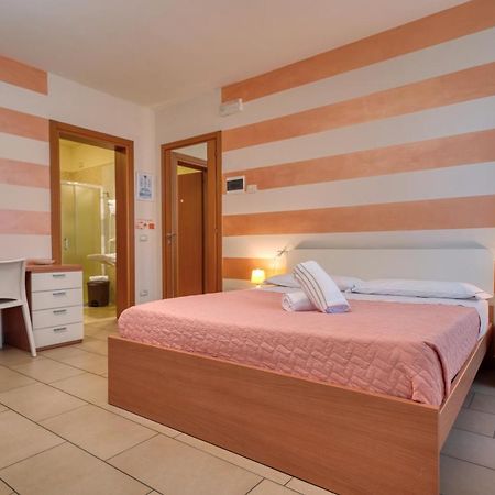 The Lighthouse Rooms Lazise Bagian luar foto
