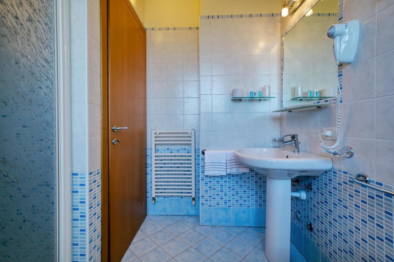 The Lighthouse Rooms Lazise Bagian luar foto