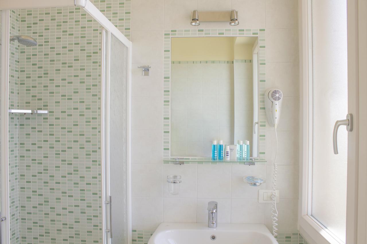 The Lighthouse Rooms Lazise Bagian luar foto