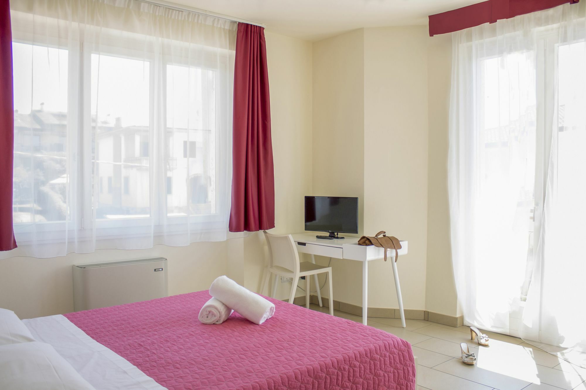The Lighthouse Rooms Lazise Bagian luar foto